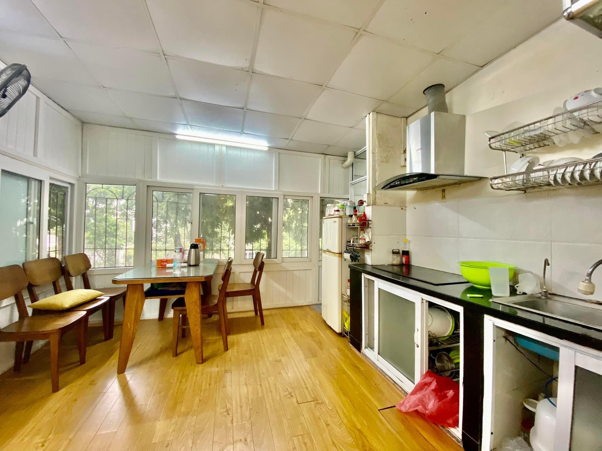 55FF202D-5F3D-4045-9320-506F657581D8