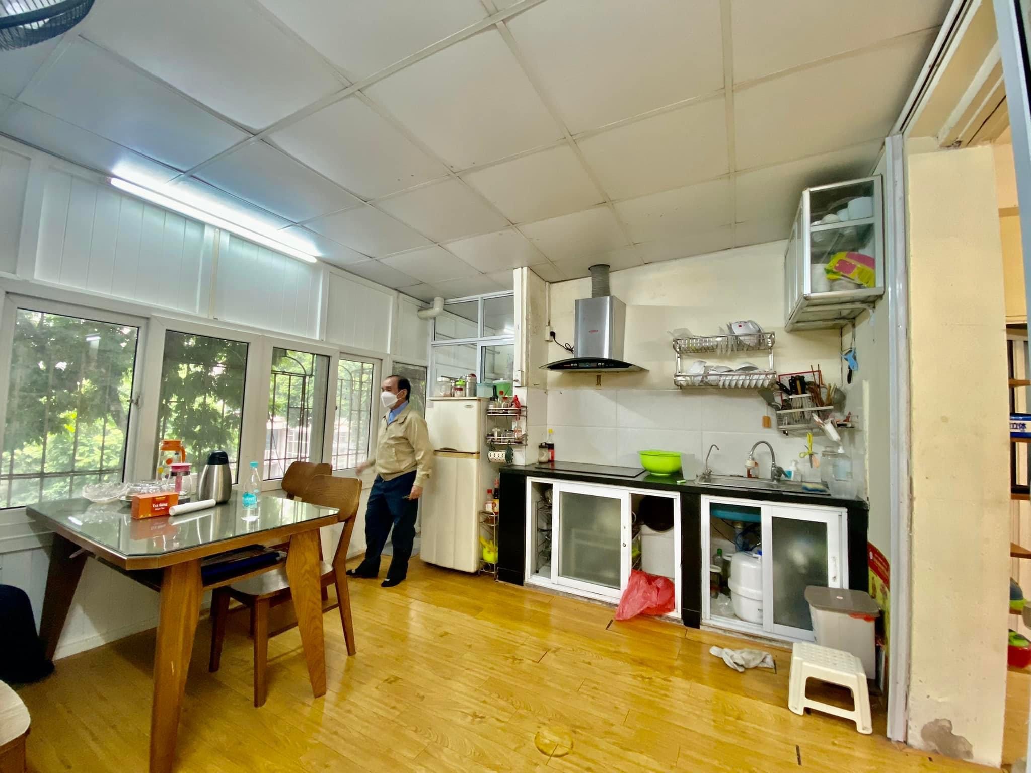 814AA3EB-5F05-444E-902F-66EE6CBF4658