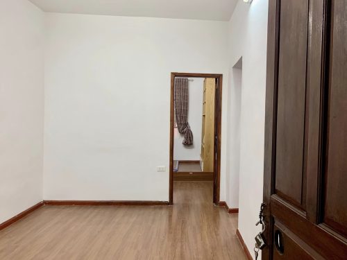 Bán Nhà Tập Thể Phố Hoàng Ngọc Phách