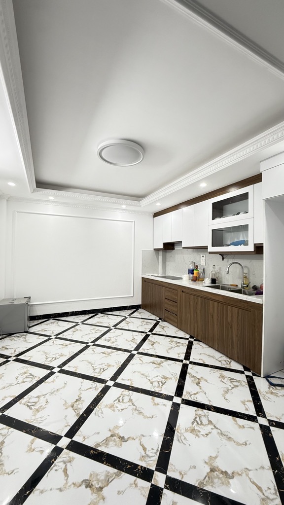 Nhà Tứ Hiệp 43.4m2 5 Tầng Mới Kính Koong