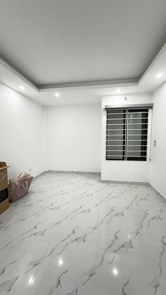 Nhà Tứ Hiệp 43.4m2 5 Tầng Mới Kính Koong