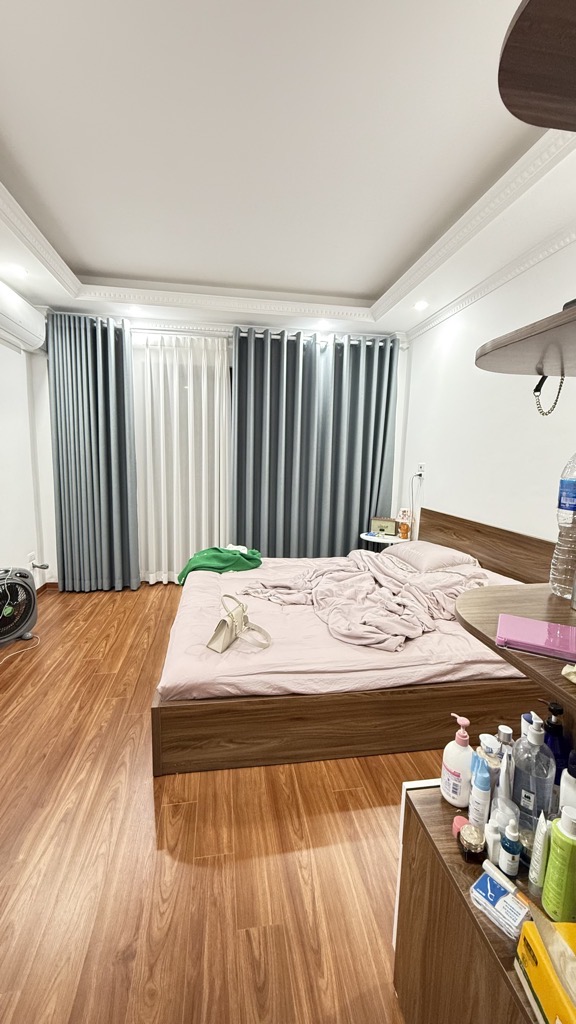 Nhà Tứ Hiệp 43.4m2 5 Tầng Mới Kính Koong