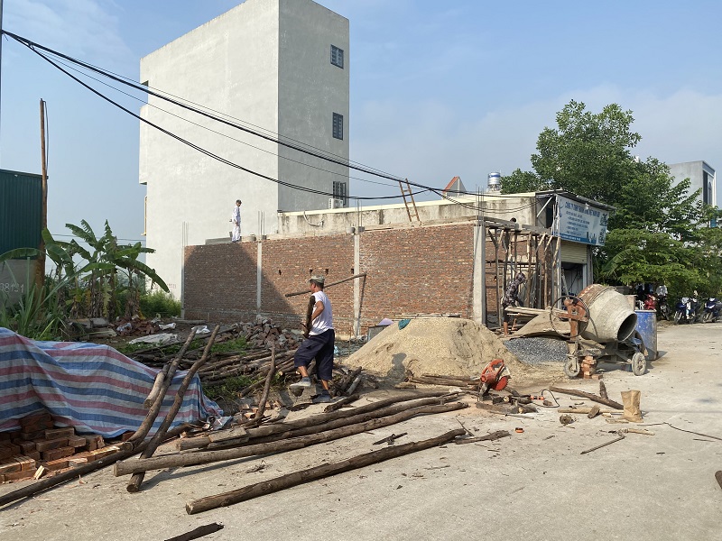 Mua nhà xây sẵn hay đất nền tự xây?